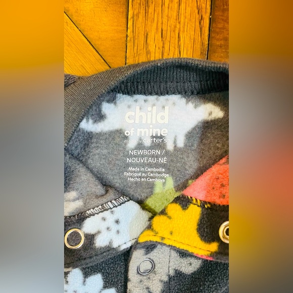 Newborn Fleece Pajamas Grey with Dinosaurs - Picture 3 of 3